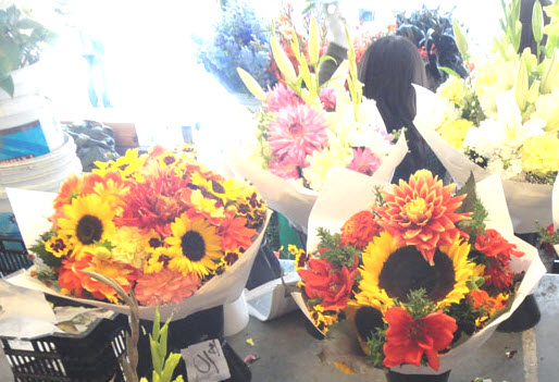 Composition florale avec des tournesols Composition florale avec des tournesols