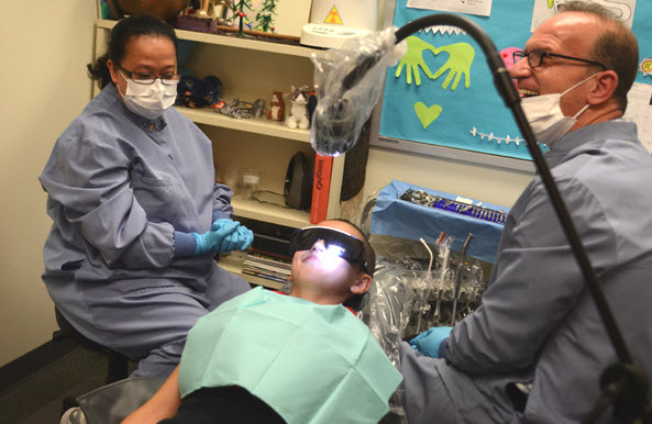Dentiste Brossard devant le Mail Champlain Dentiste Brossard devant le Mail Champlain
