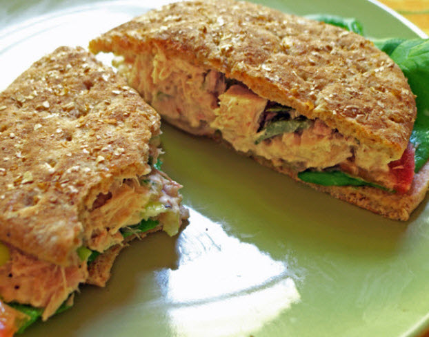 Sandwich au thon et mayonnaise Sandwich au thon et mayonnaise