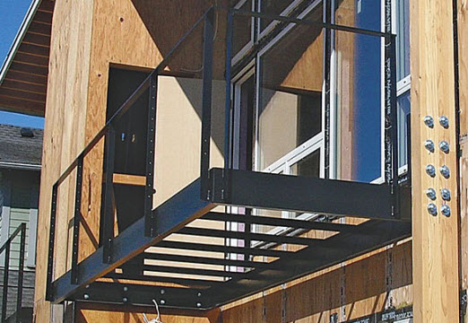 Balcon En Bois Suspendu : Balcon Sur Structure Acier Laqu? Et Terrasse En Bois Un Balcon Balcon En Bois Suspendu : Balcon Sur Structure Acier Laqu? Et Terrasse En Bois Un Balcon