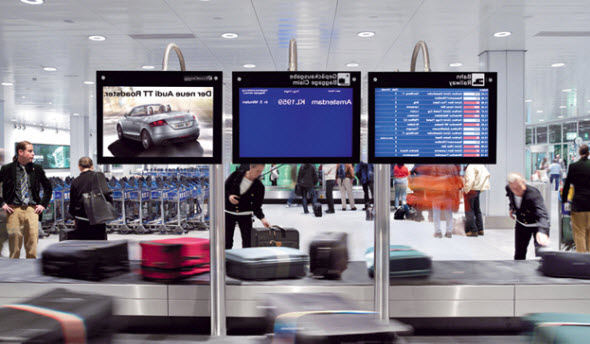 Écrans affichage dynamique à l'aéroport pour horaire des vols